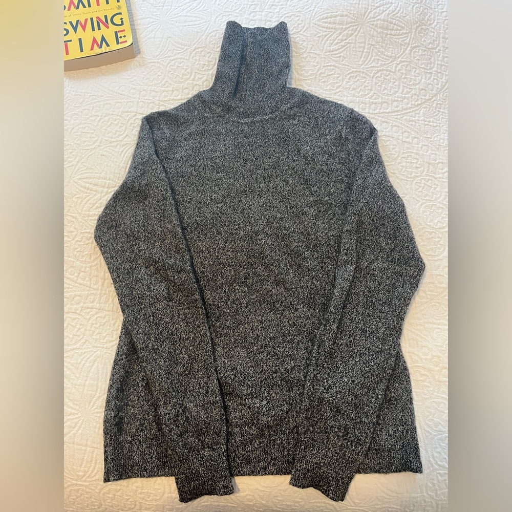Lord & Taylor Women's cashmere Charcoal Gray Turtleneck Sweater